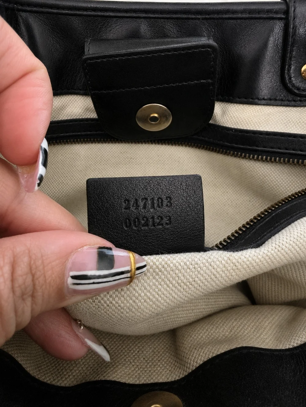 AUTHENTIC Gucci Black Leather Running Satchel with Gold Double G Buckle